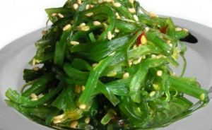 Rong biển trộn mè (Salad rong biển)